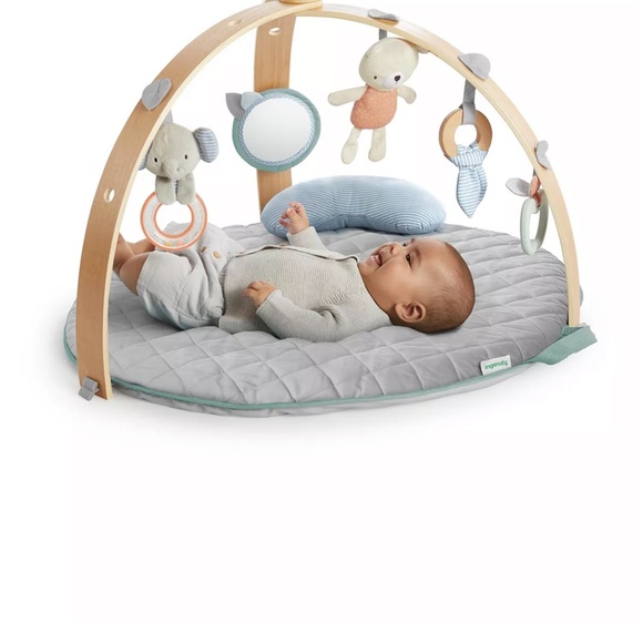 The wooden toy bar, whimsical toys and reversible mat - Picture 1 of 4